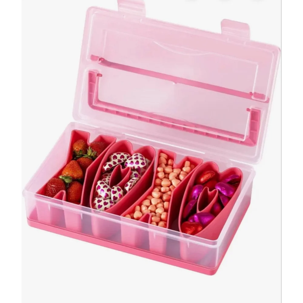 CWC xoxo snack box - Picture 1 of 2